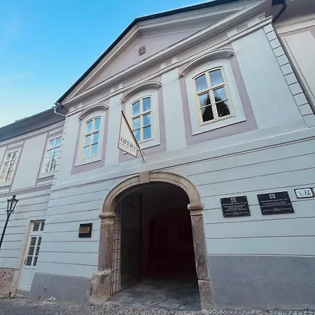 19 Apartmán
